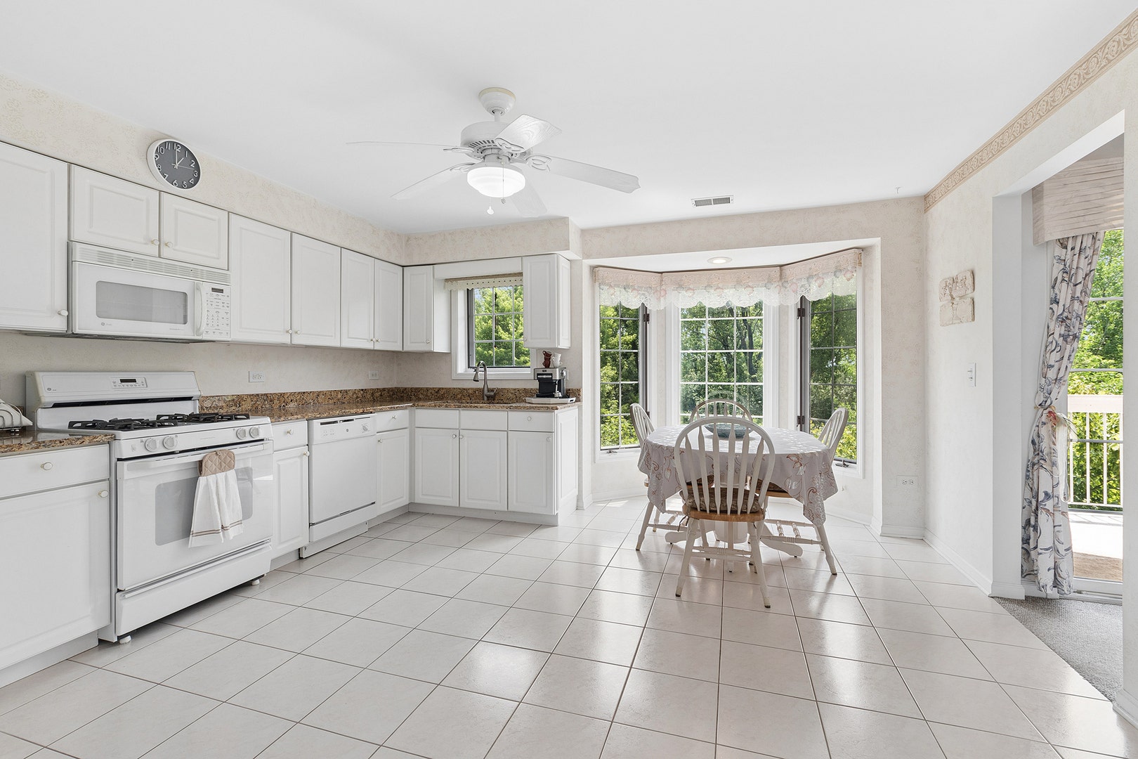 7787 Bristol Park Drive, #3SW, Tinley Park, IL 60477