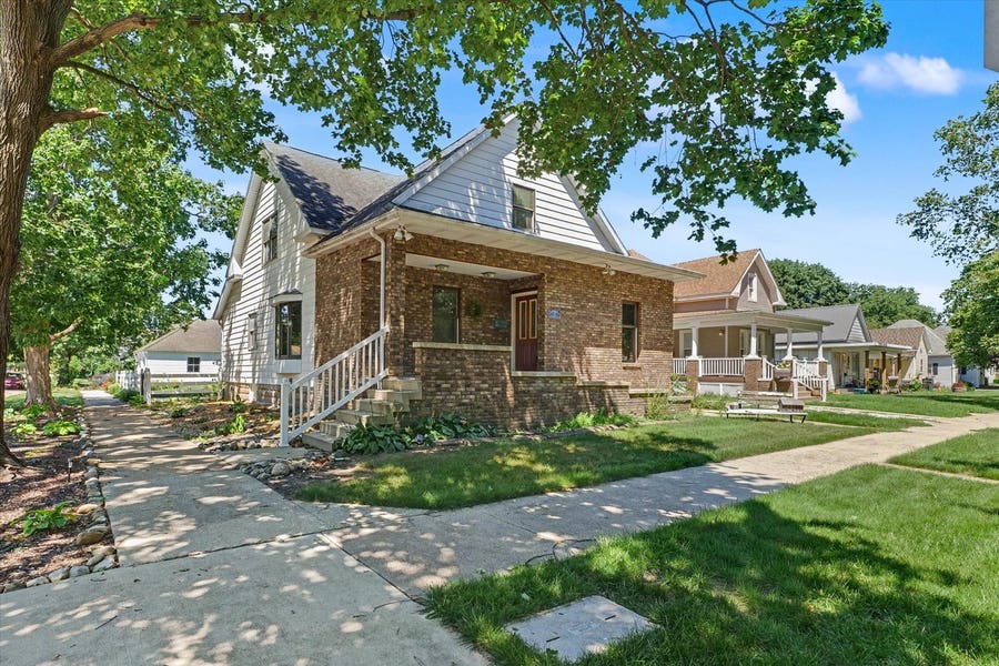 Property photo for 12 S Walnut Street, Villa Grove, IL