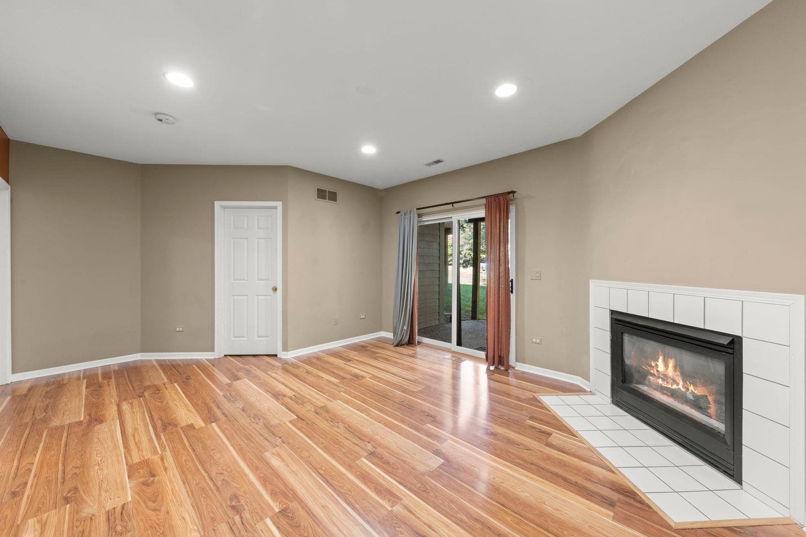 2034 JEFFREY Court, #2034, Elgin, IL 60123 2034 JEFFREY Court, #2034, Elgin, IL 60123