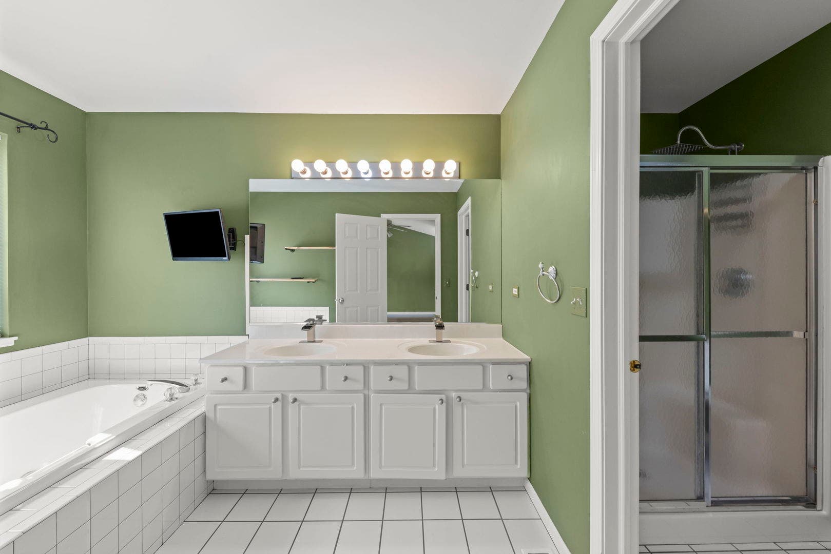 2034 JEFFREY Court, #2034, Elgin, IL 60123 2034 JEFFREY Court, #2034, Elgin, IL 60123