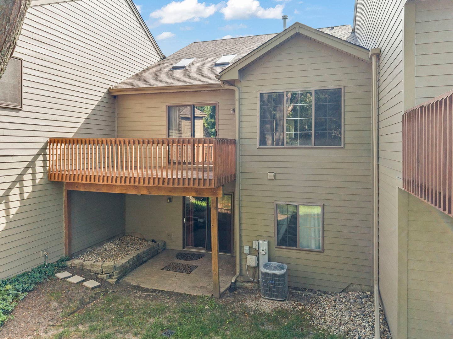 2034 JEFFREY Court, #2034, Elgin, IL 60123 2034 JEFFREY Court, #2034, Elgin, IL 60123