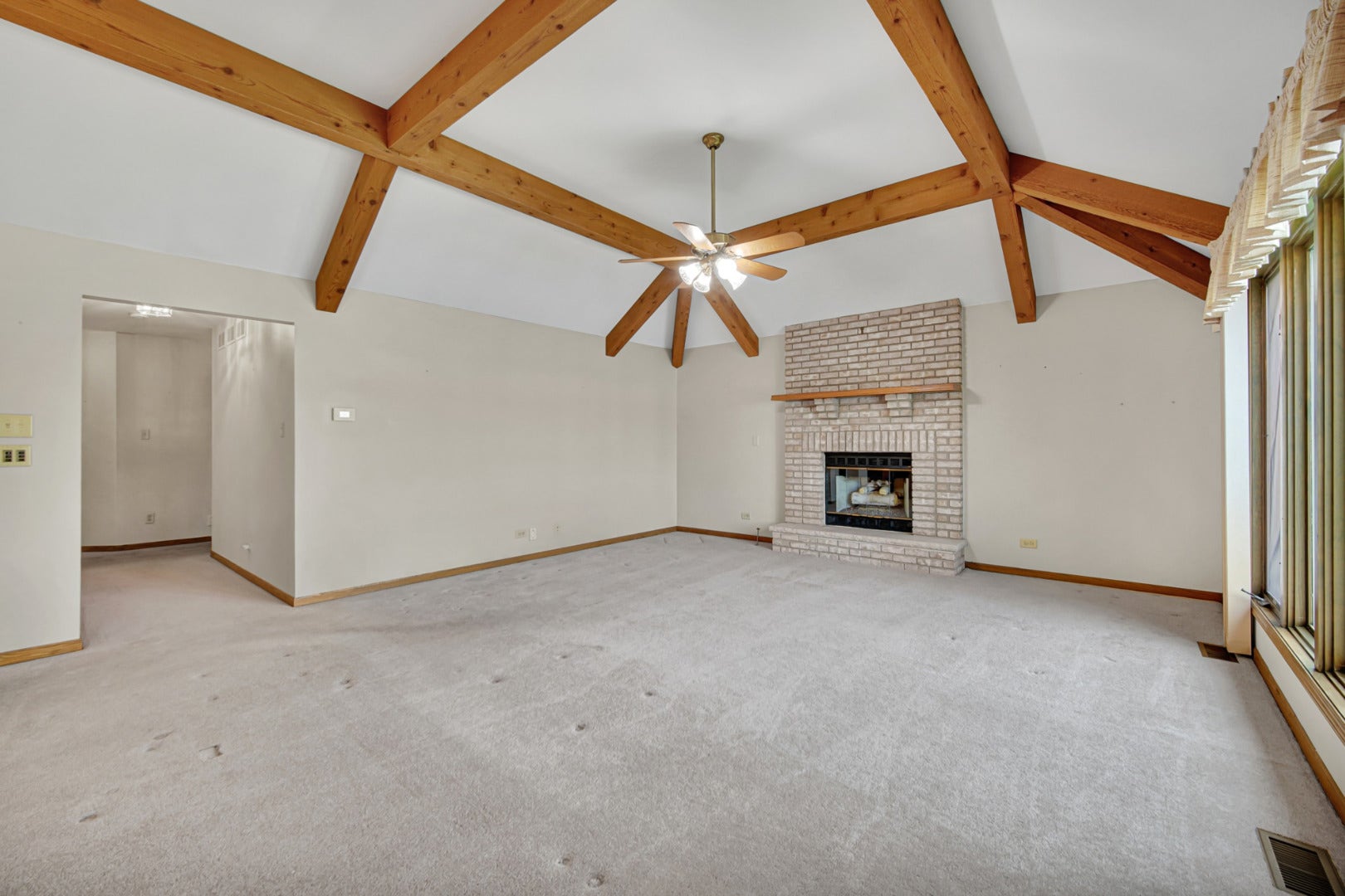 18335 Pine Wood Lane, Tinley Park, IL 60477