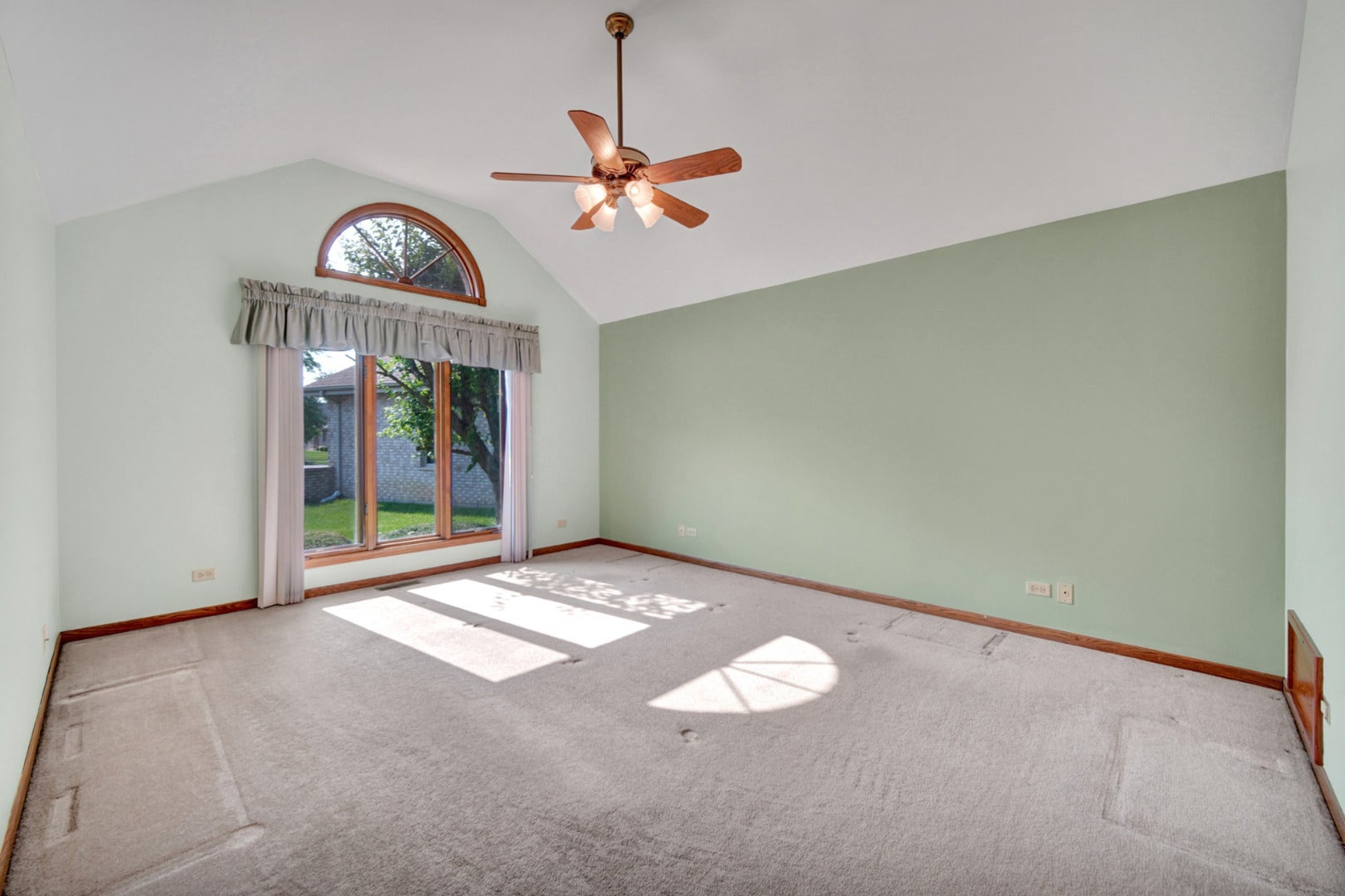 18335 Pine Wood Lane, Tinley Park, IL 60477