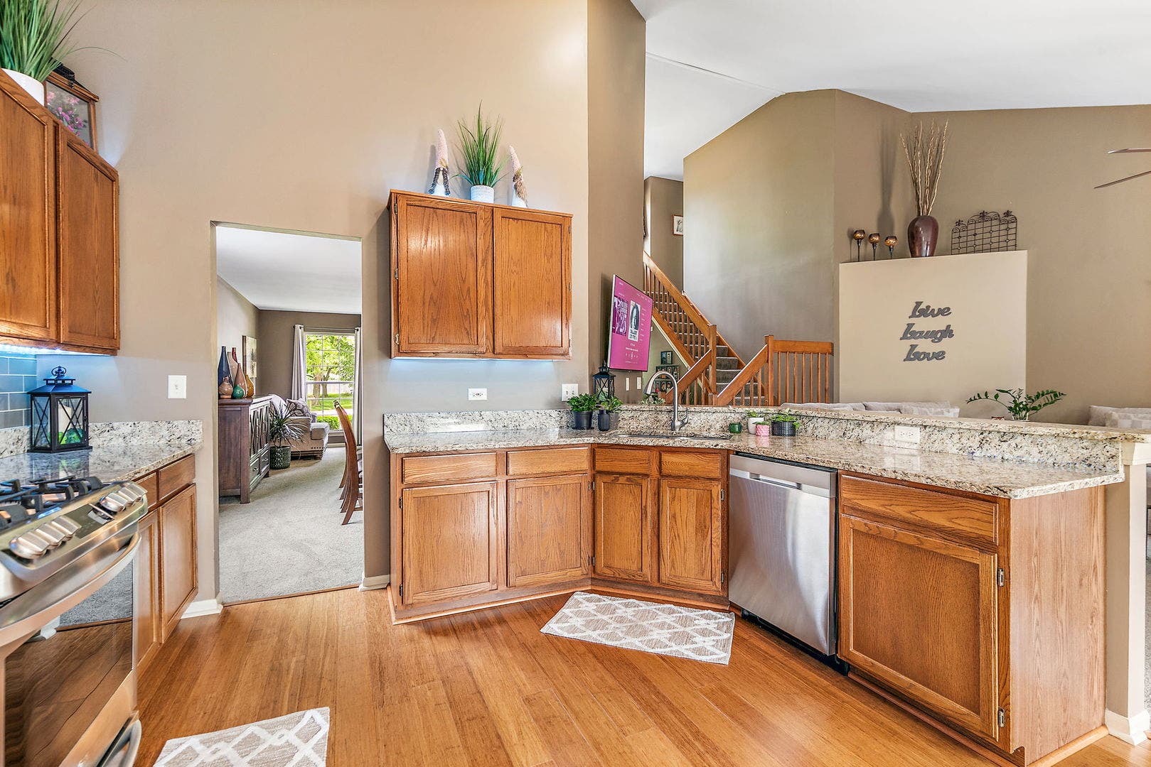 204 Dickens Trail, Elgin, IL 60120 204 Dickens Trail, Elgin, IL 60120