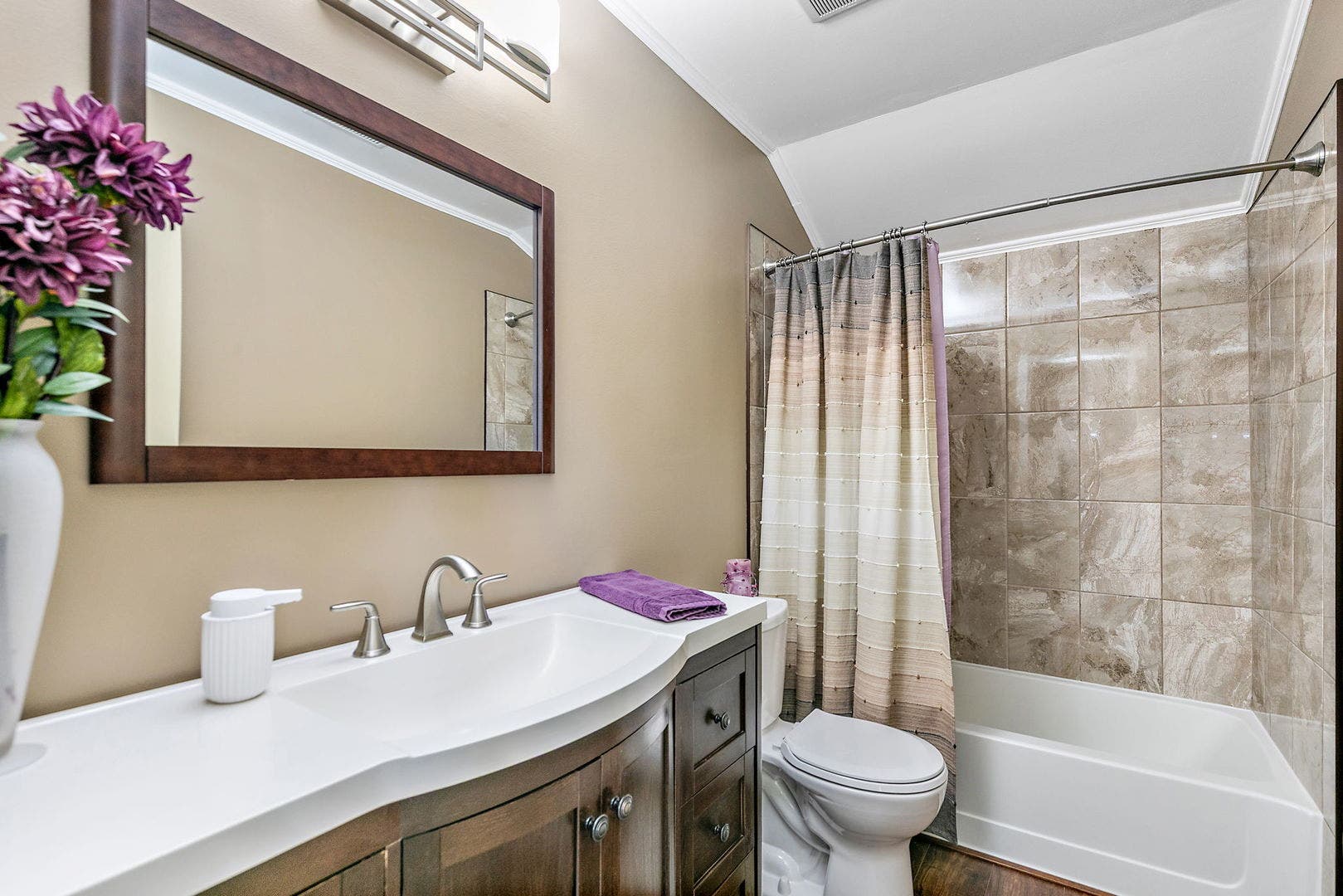 204 Dickens Trail, Elgin, IL 60120 204 Dickens Trail, Elgin, IL 60120