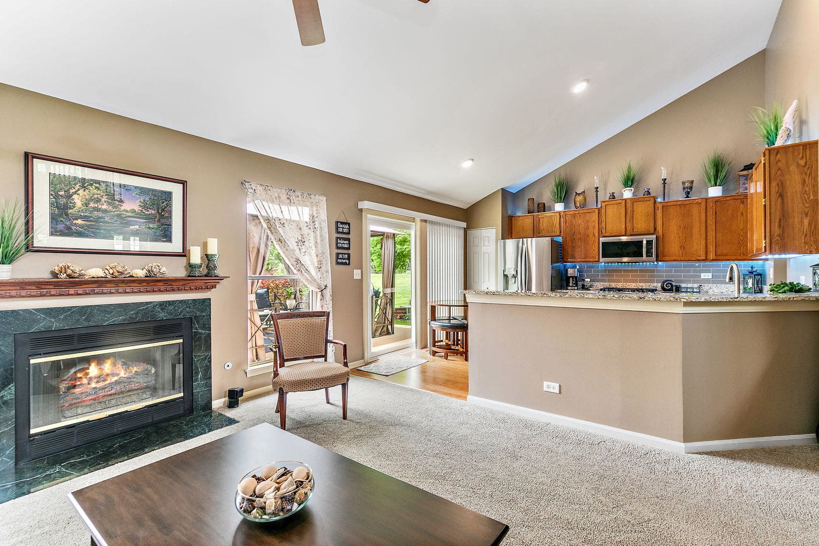 204 Dickens Trail, Elgin, IL 60120 204 Dickens Trail, Elgin, IL 60120