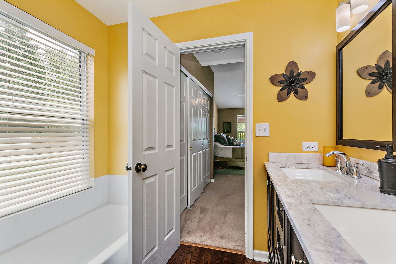 204 Dickens Trail, Elgin, IL 60120 204 Dickens Trail, Elgin, IL 60120