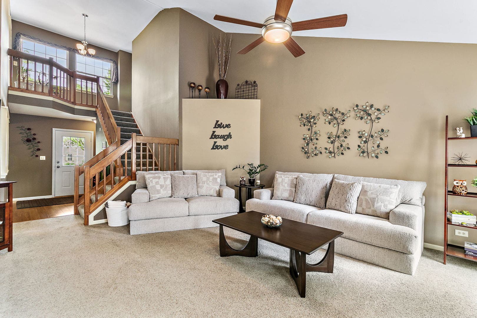 204 Dickens Trail, Elgin, IL 60120 204 Dickens Trail, Elgin, IL 60120