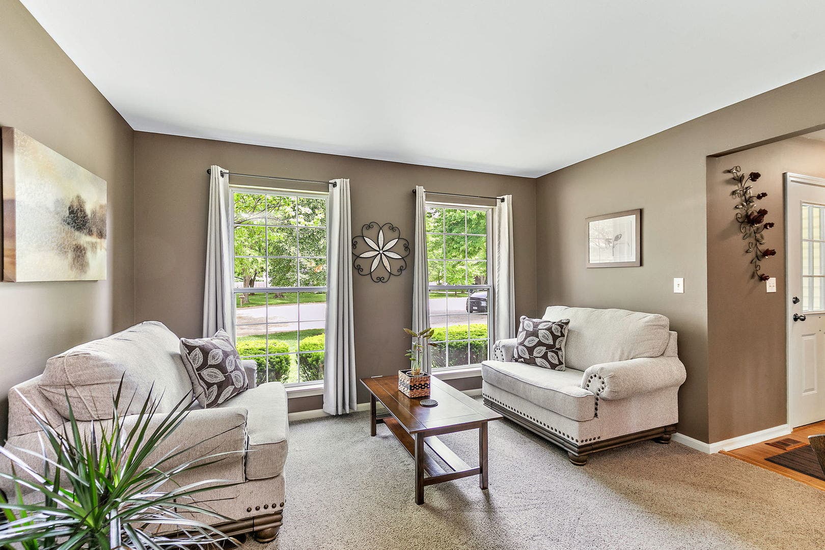 204 Dickens Trail, Elgin, IL 60120 204 Dickens Trail, Elgin, IL 60120