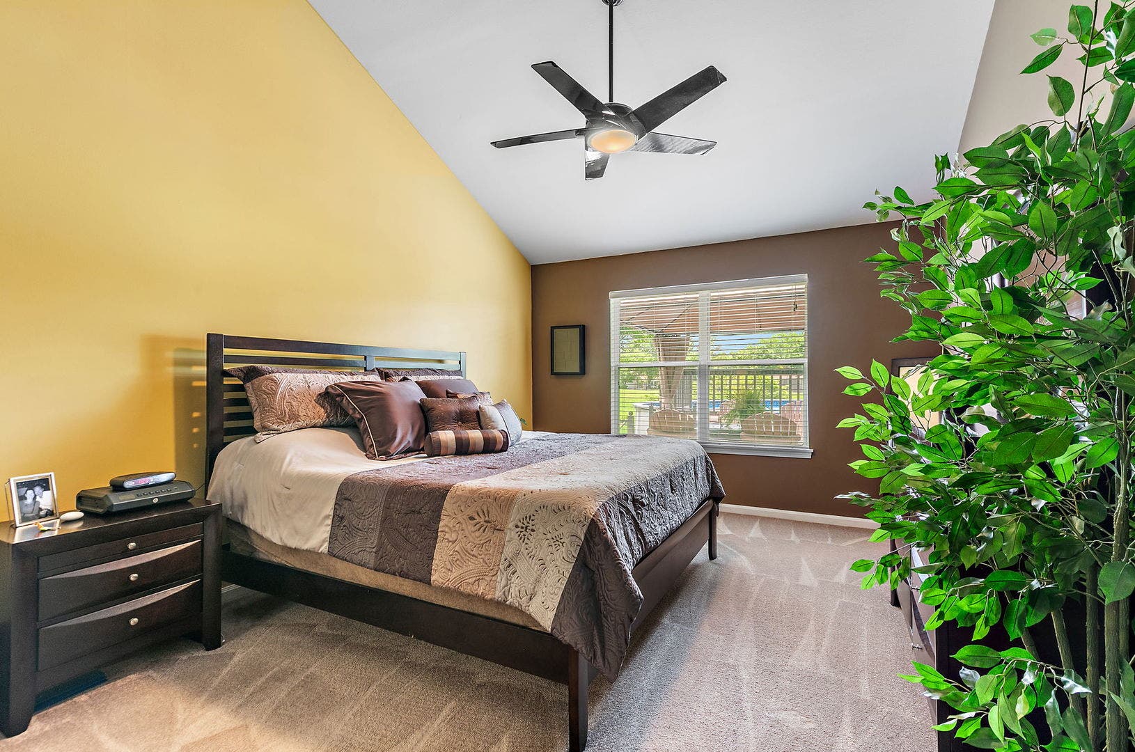 204 Dickens Trail, Elgin, IL 60120 204 Dickens Trail, Elgin, IL 60120