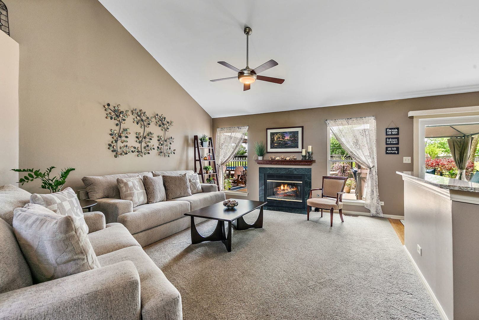 204 Dickens Trail, Elgin, IL 60120 204 Dickens Trail, Elgin, IL 60120
