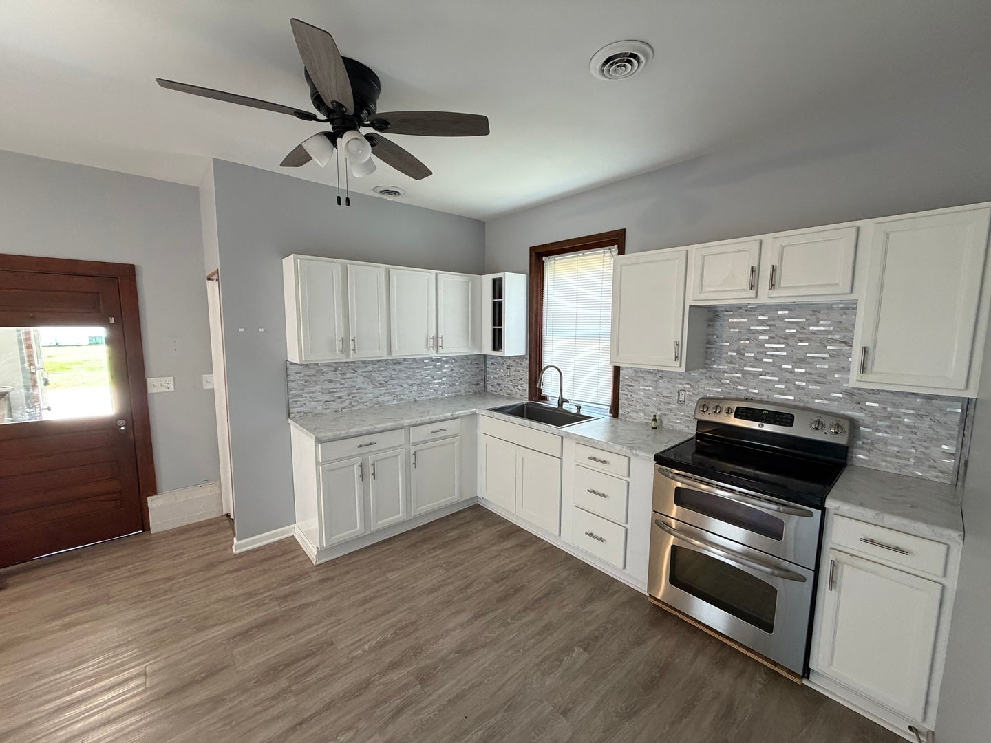 4312 Bell Road, Minooka, IL 60447 4312 Bell Road, Minooka, IL 60447