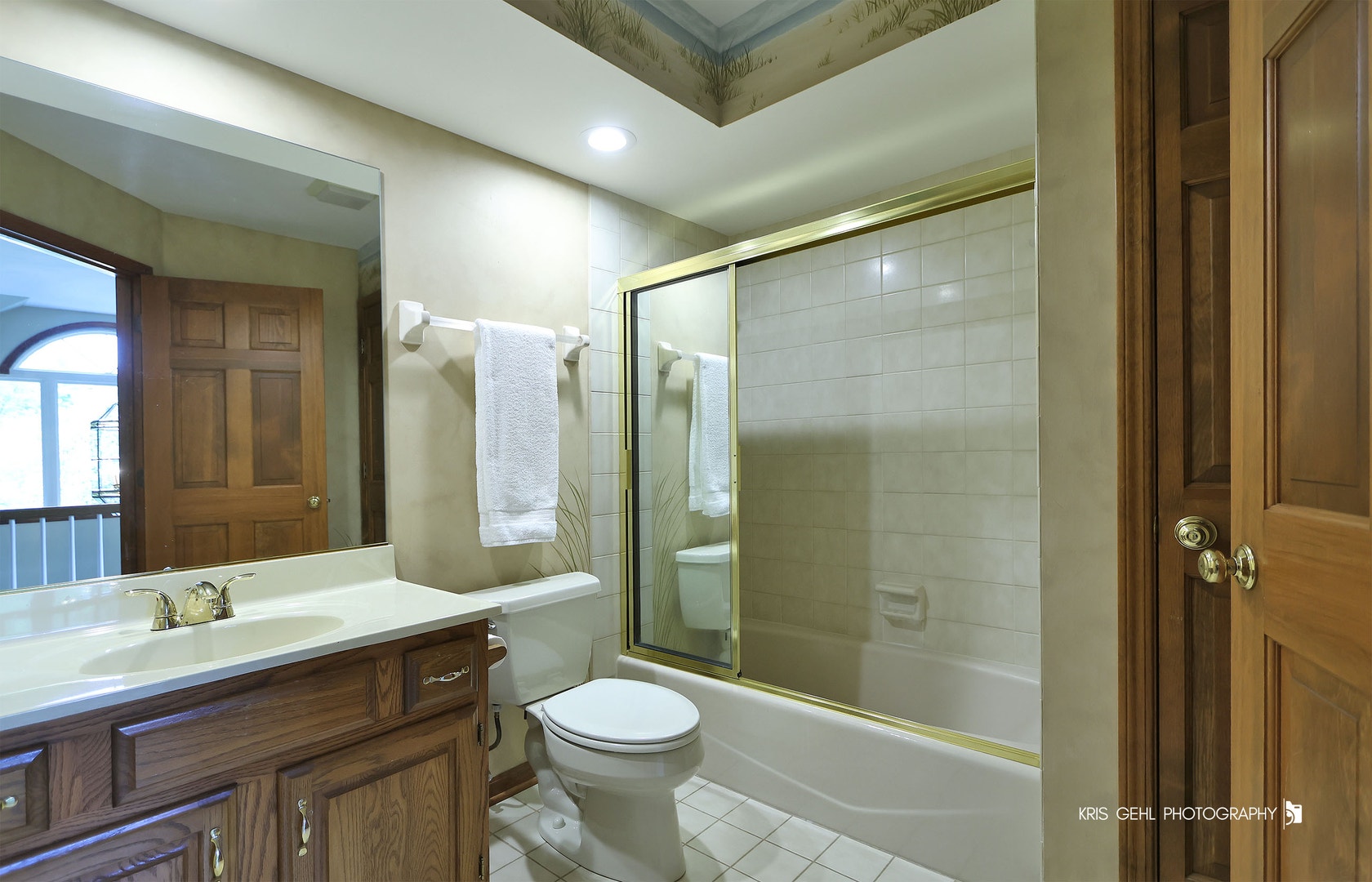 2727 Downing Court, Aurora, IL 60502 Full 2nd Floor Bathroom for Bedroom # 2 & Bedroom