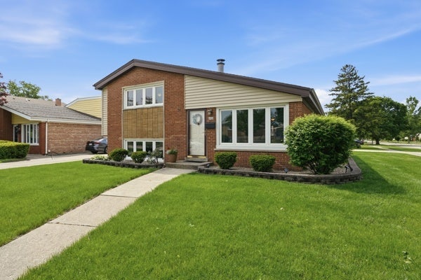 6933 176th Street, Tinley Park, IL 60477