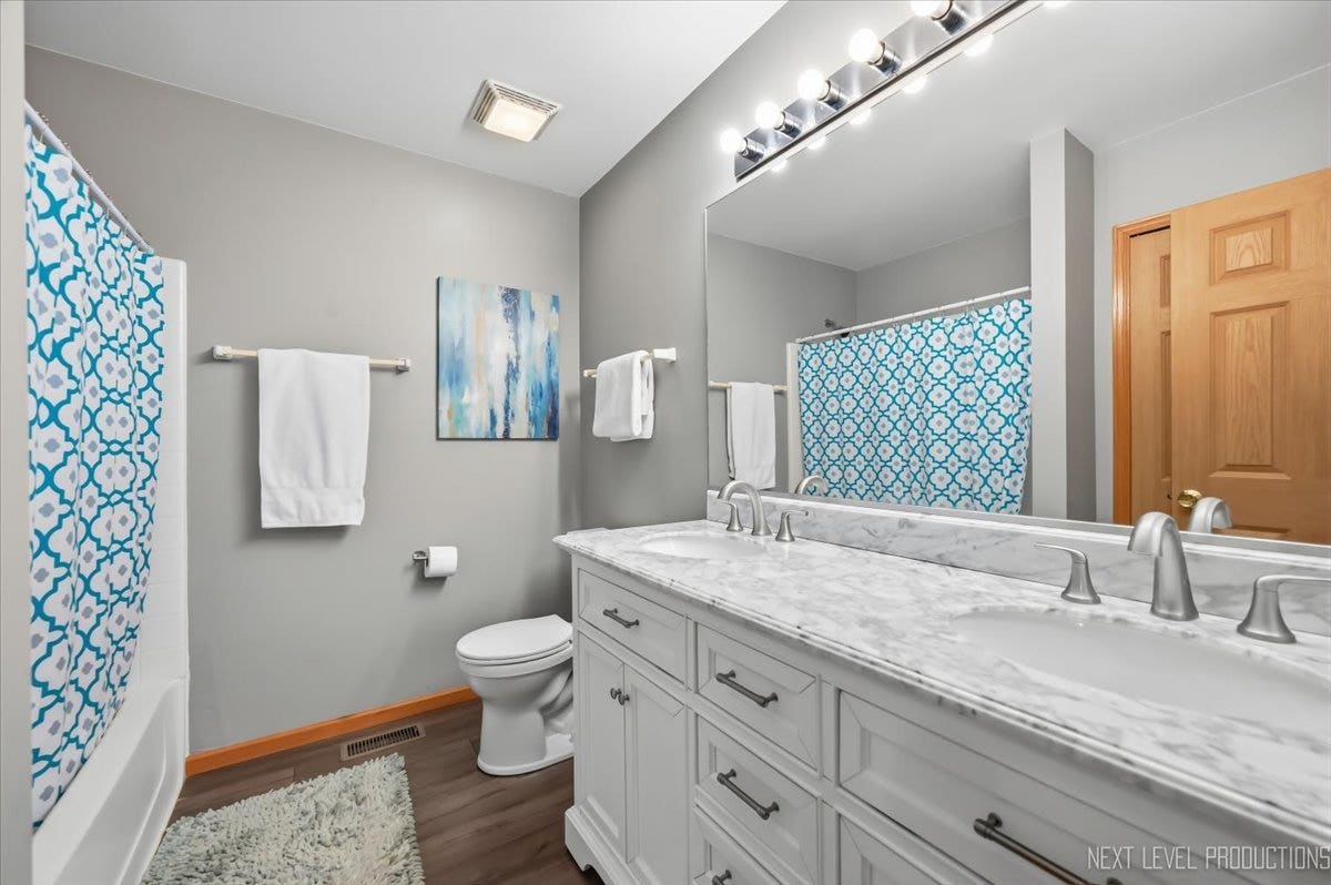 2416 Mckenzie Court, Aurora, IL 60503