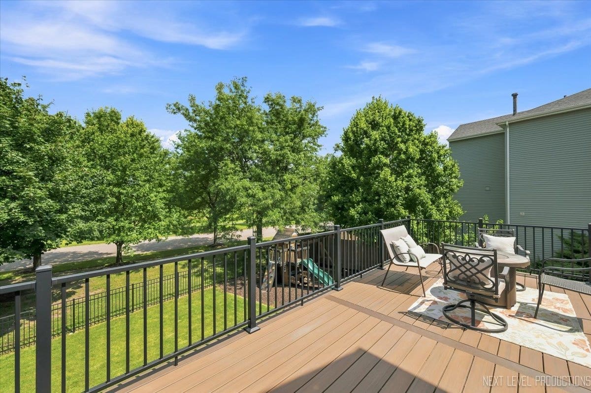 2416 Mckenzie Court, Aurora, IL 60503