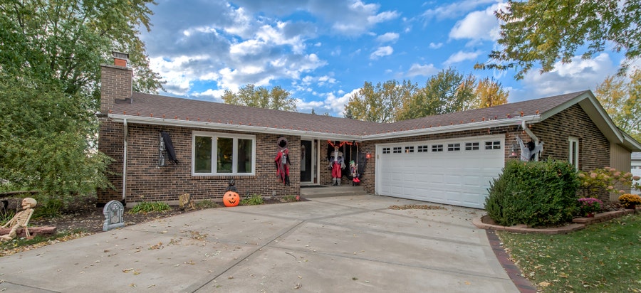 Property photo for 1605 S Regan Road, New Lenox, IL
