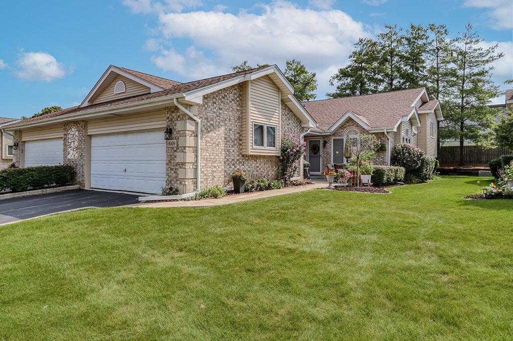 WELCOME TO 16109 LAKE VILLA AVE--A DUPLEX W/4 FIN