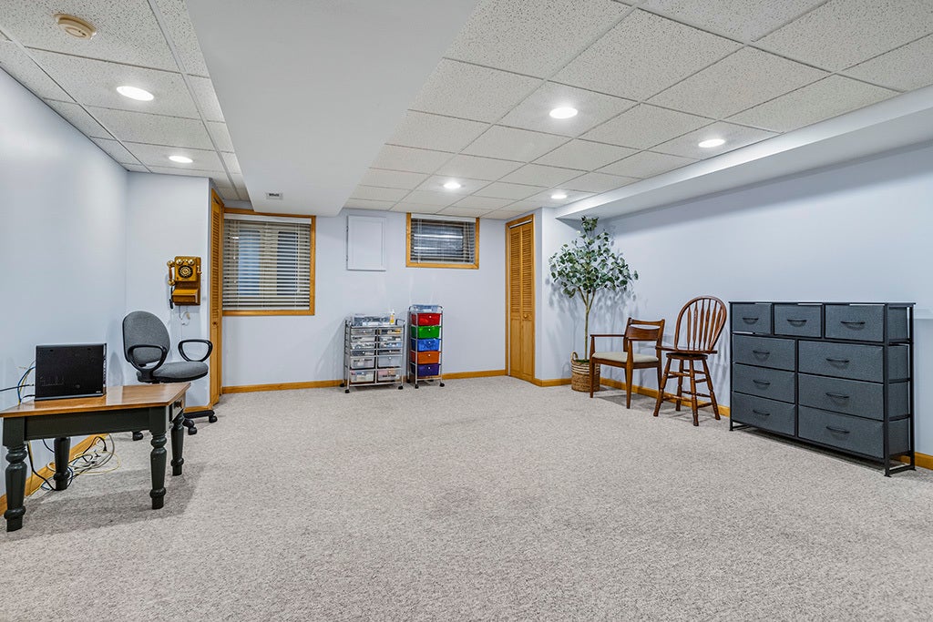 FIN SUB-BSMT REC ROOM