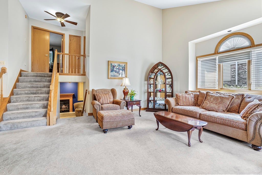 16109 Lake Villa Avenue, Tinley Park, IL 60477