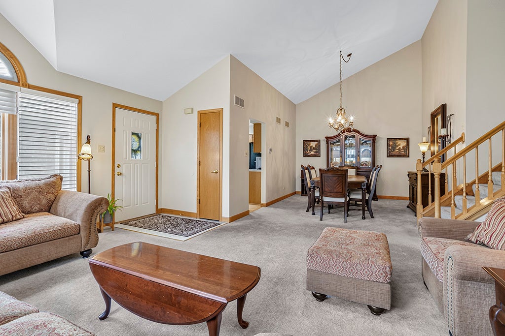 16109 Lake Villa Avenue, Tinley Park, IL 60477