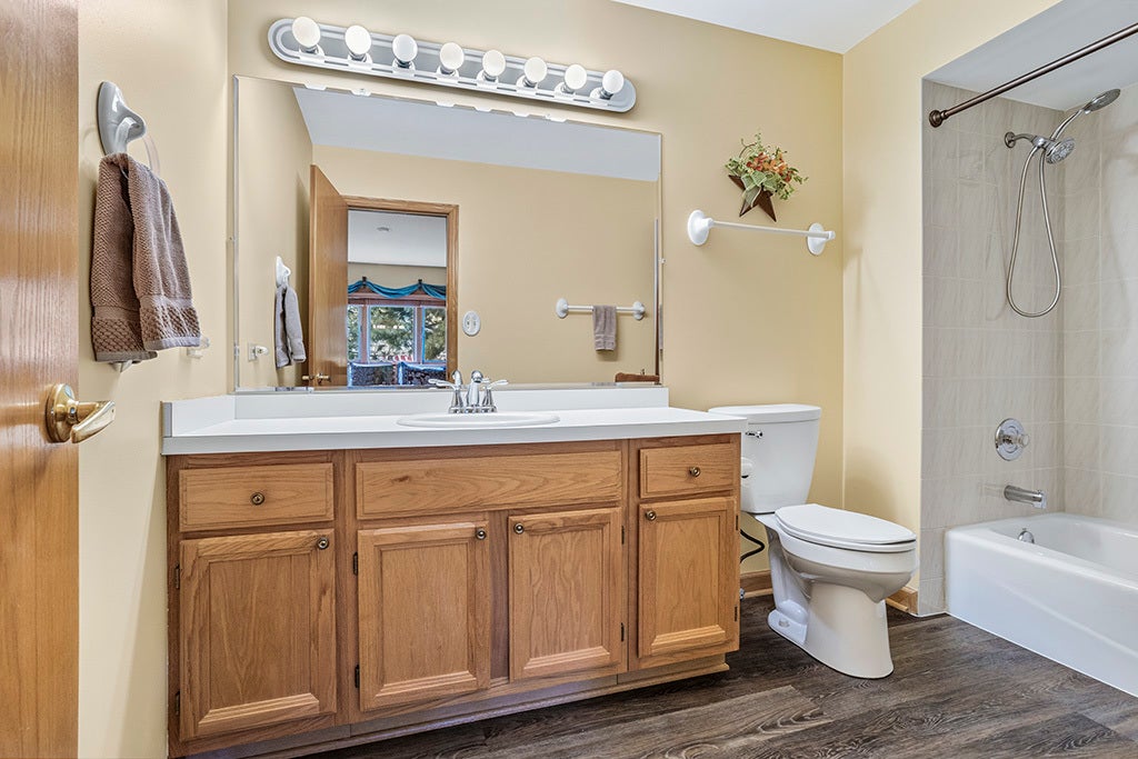 MASTER BATH W/NEW FLOOR