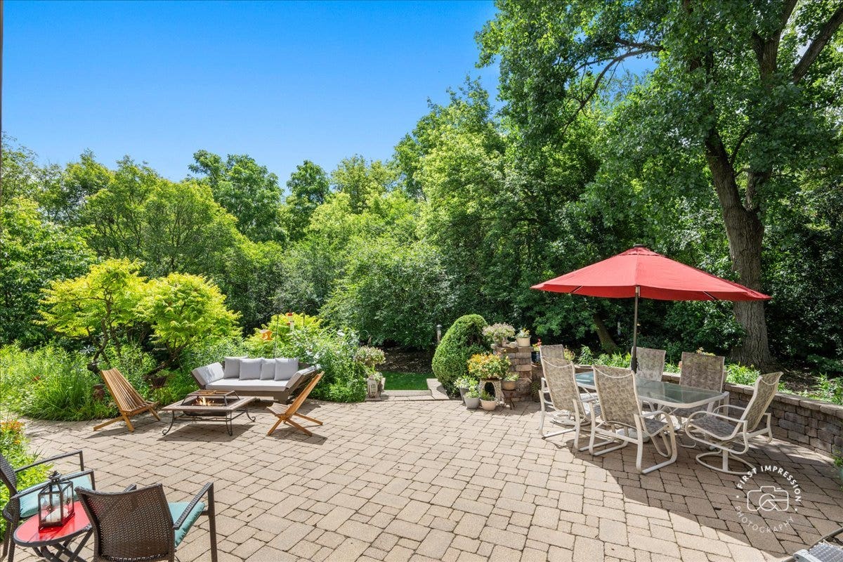 43W211 Tall Pines Road, Elgin, IL 60124