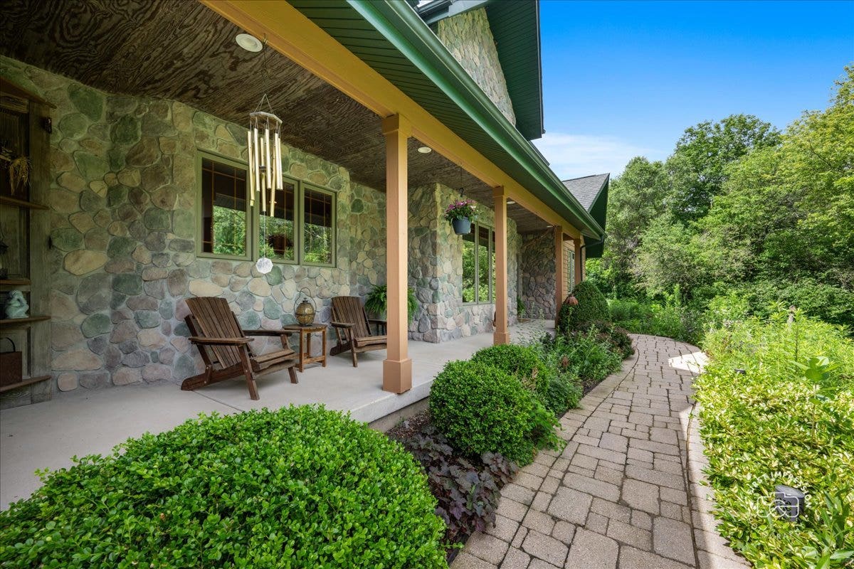 43W211 Tall Pines Road, Elgin, IL 60124