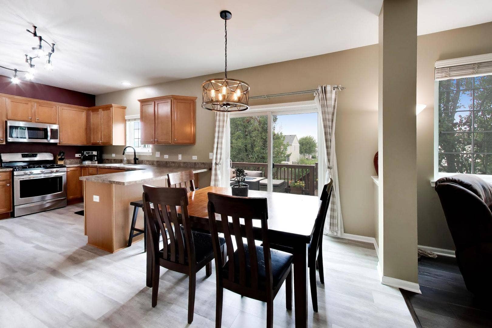 833 Briarcliff Drive, Minooka, IL 60447 833 Briarcliff Drive, Minooka, IL 60447