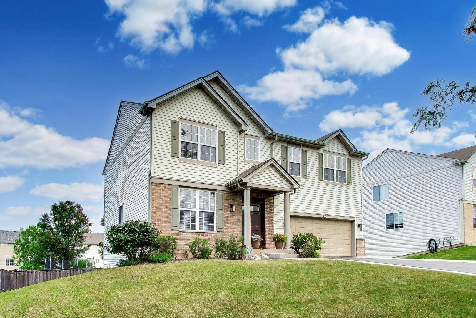 833 Briarcliff Drive, Minooka, IL 60447 833 Briarcliff Drive, Minooka, IL 60447