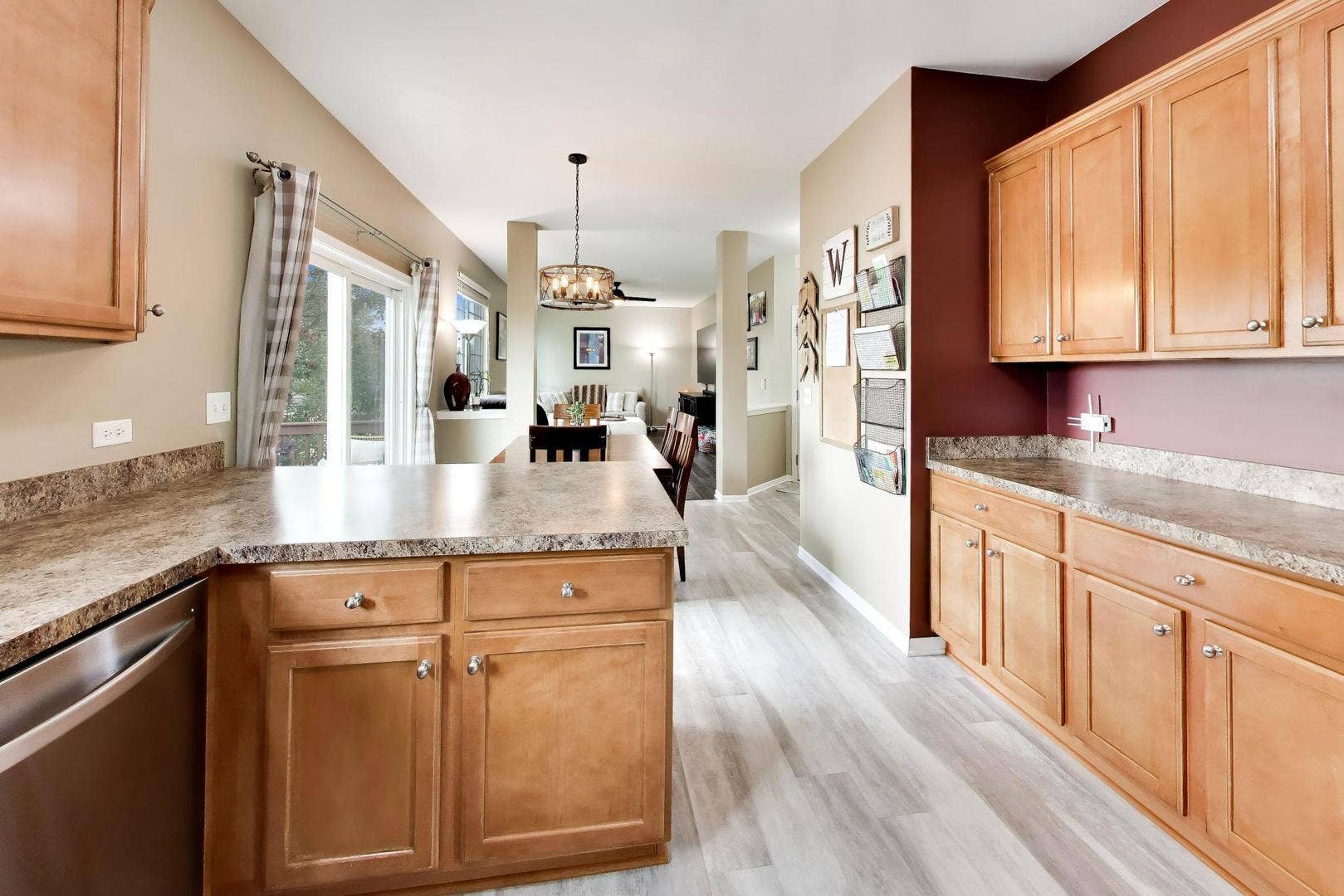 833 Briarcliff Drive, Minooka, IL 60447 833 Briarcliff Drive, Minooka, IL 60447