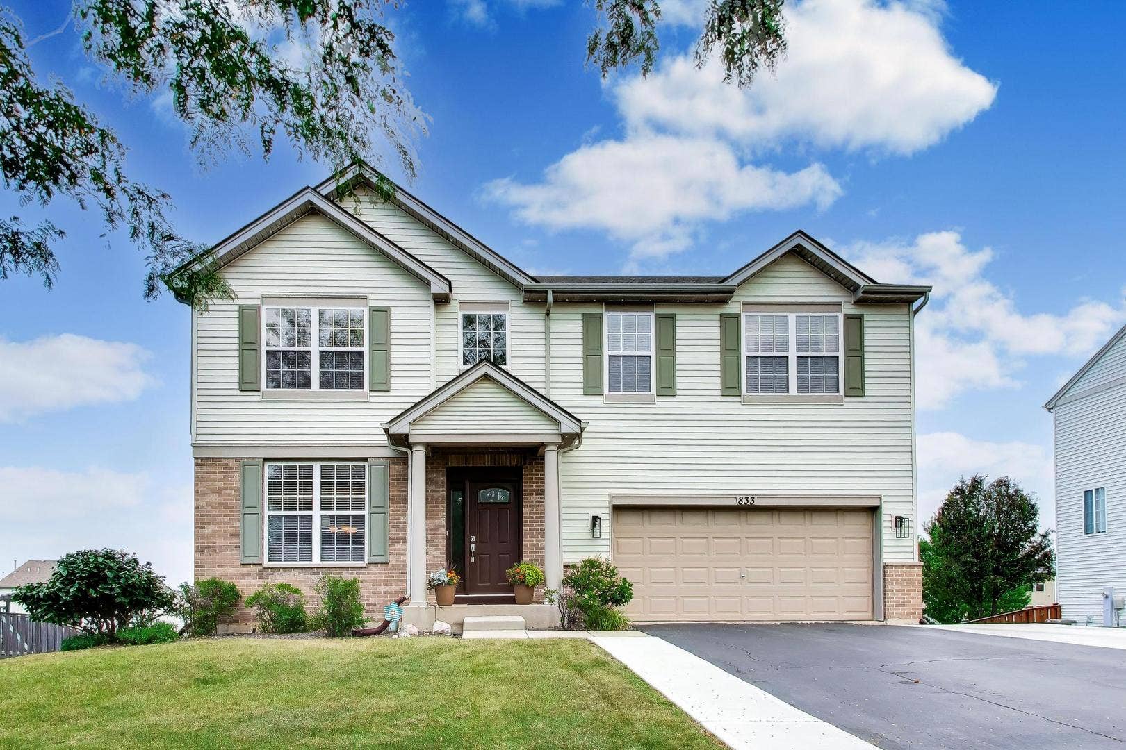 833 Briarcliff Drive, Minooka, IL 60447 833 Briarcliff Drive, Minooka, IL 60447