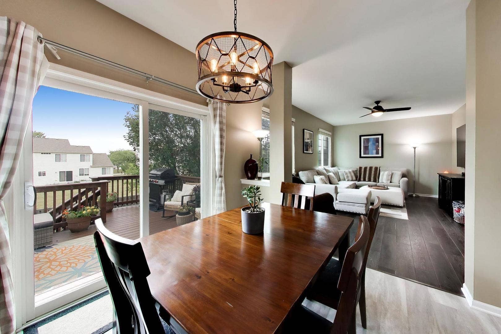 833 Briarcliff Drive, Minooka, IL 60447 833 Briarcliff Drive, Minooka, IL 60447