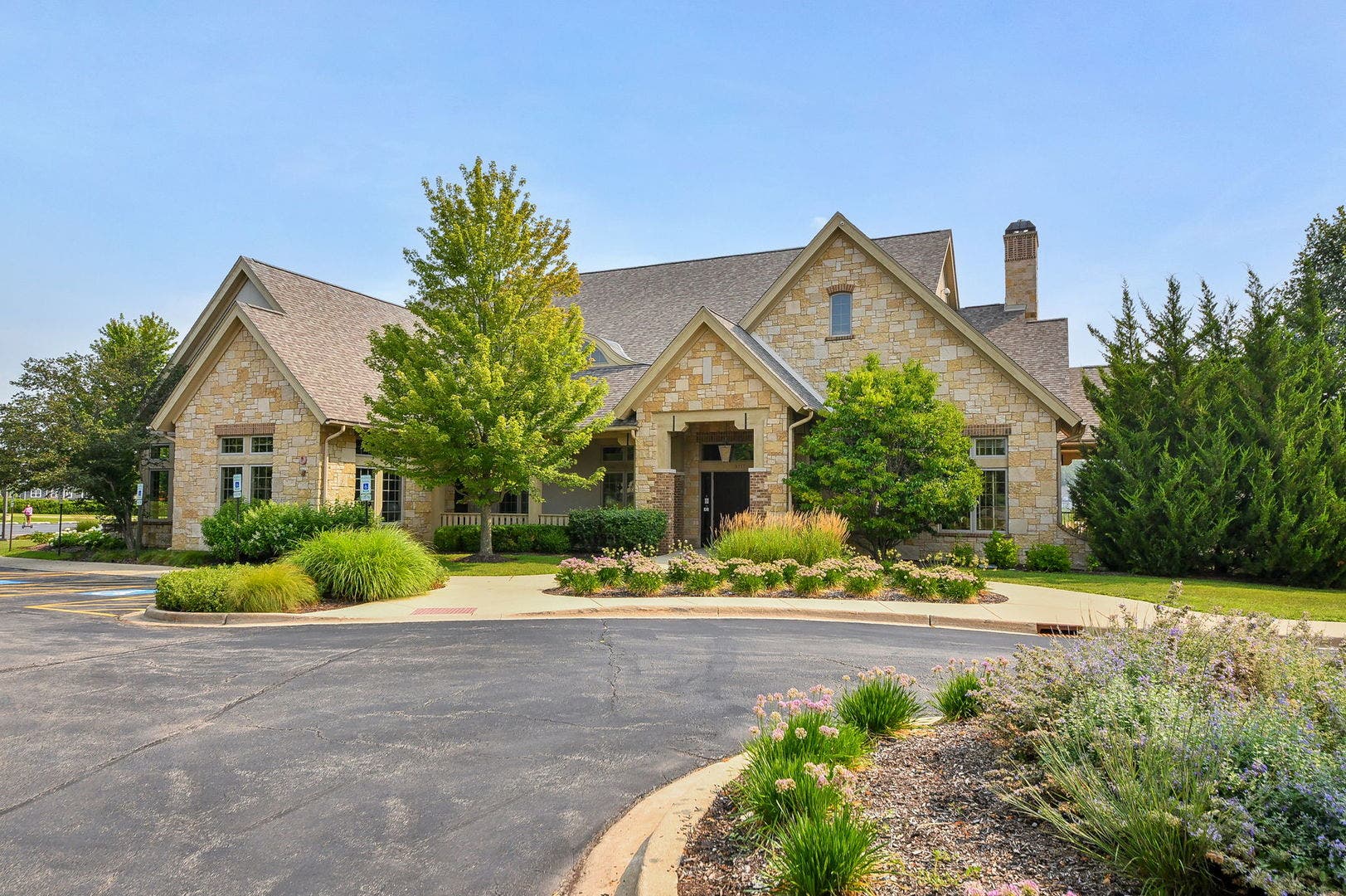 3529 Gallant Fox Drive, Elgin, IL 60124 3529 Gallant Fox Drive, Elgin, IL 60124