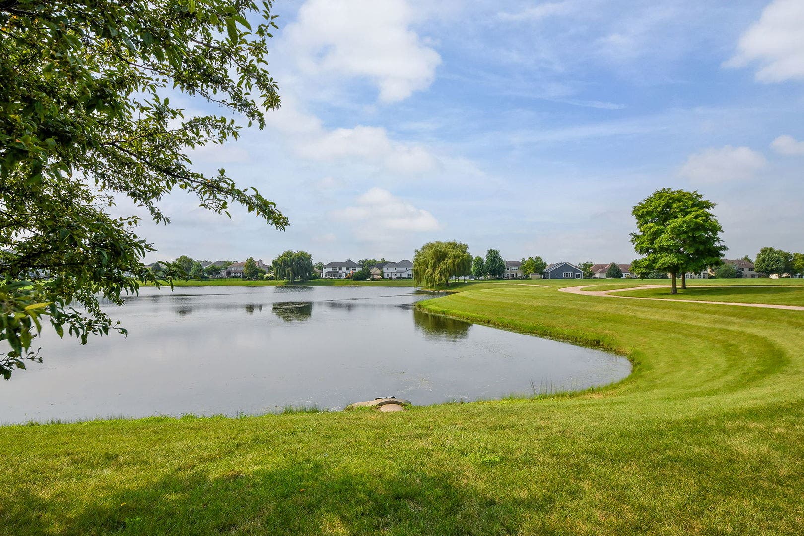 3529 Gallant Fox Drive, Elgin, IL 60124 3529 Gallant Fox Drive, Elgin, IL 60124