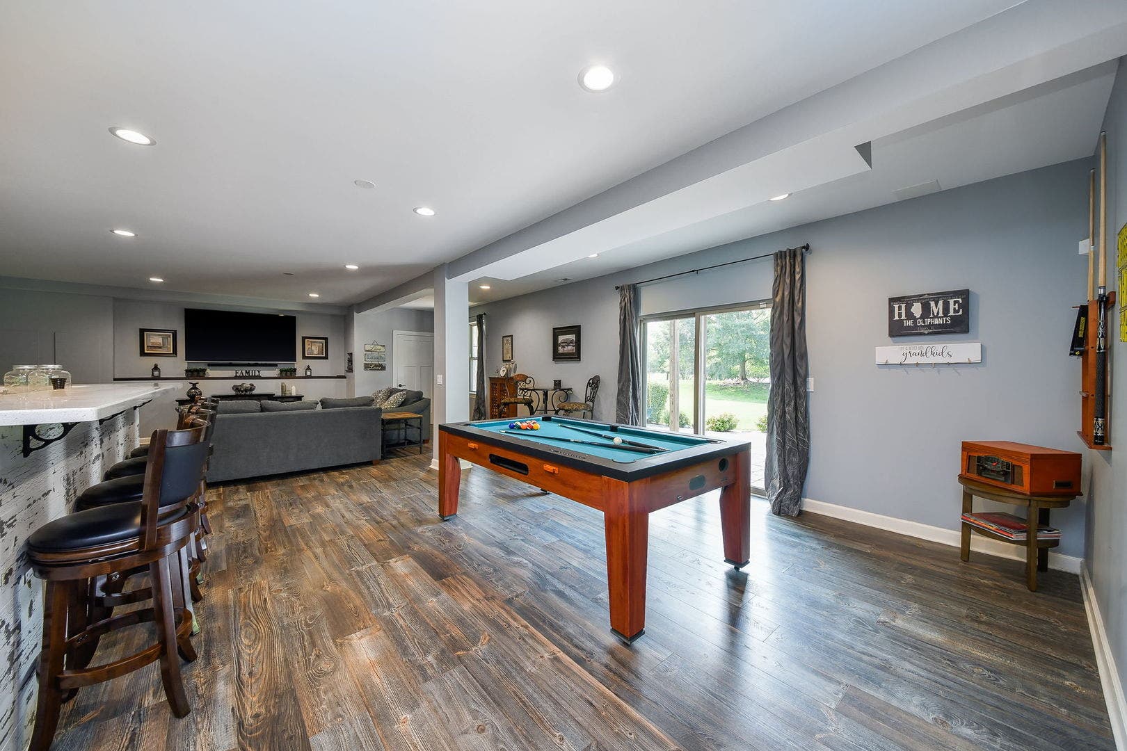 3529 Gallant Fox Drive, Elgin, IL 60124 3529 Gallant Fox Drive, Elgin, IL 60124