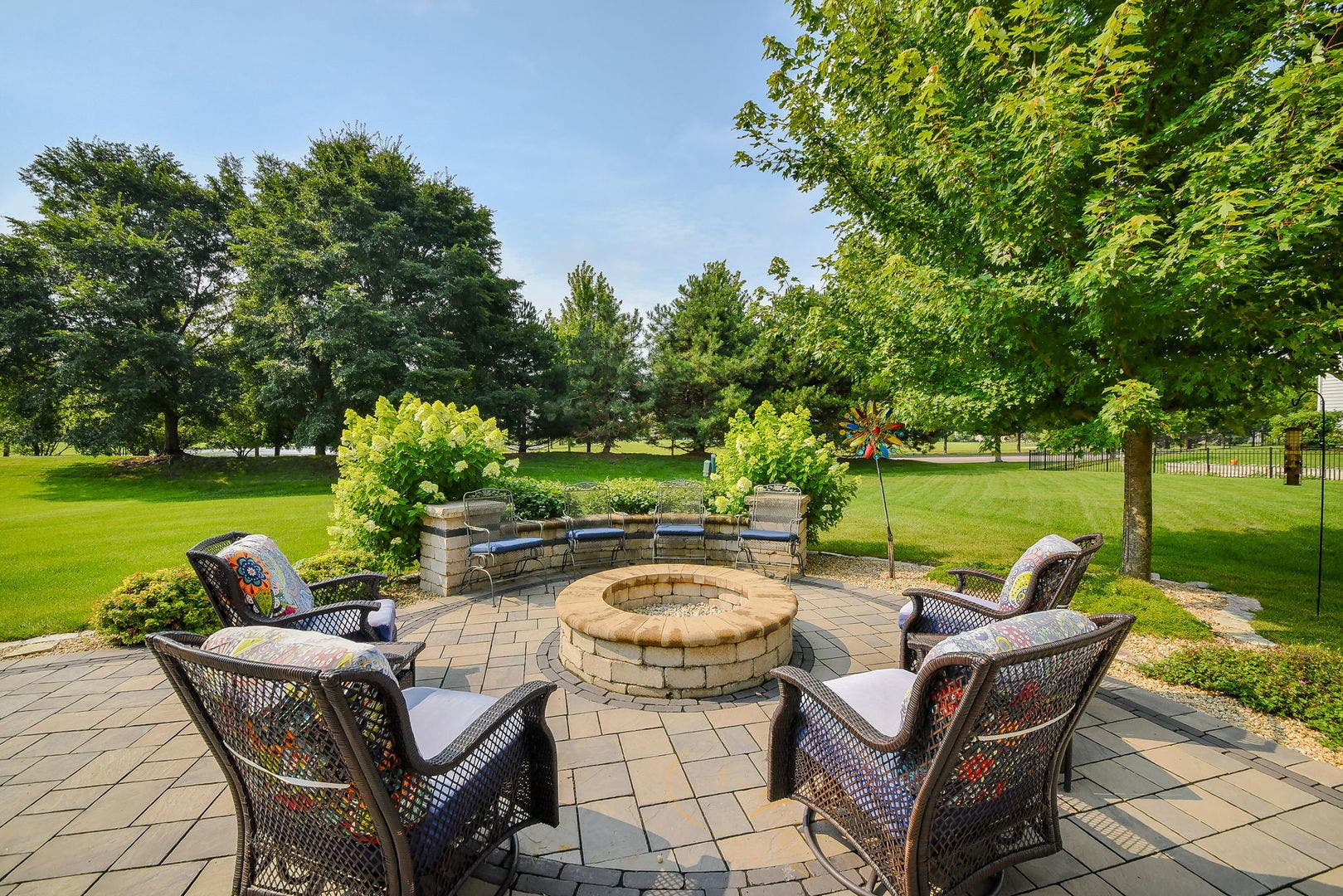 3529 Gallant Fox Drive, Elgin, IL 60124 3529 Gallant Fox Drive, Elgin, IL 60124