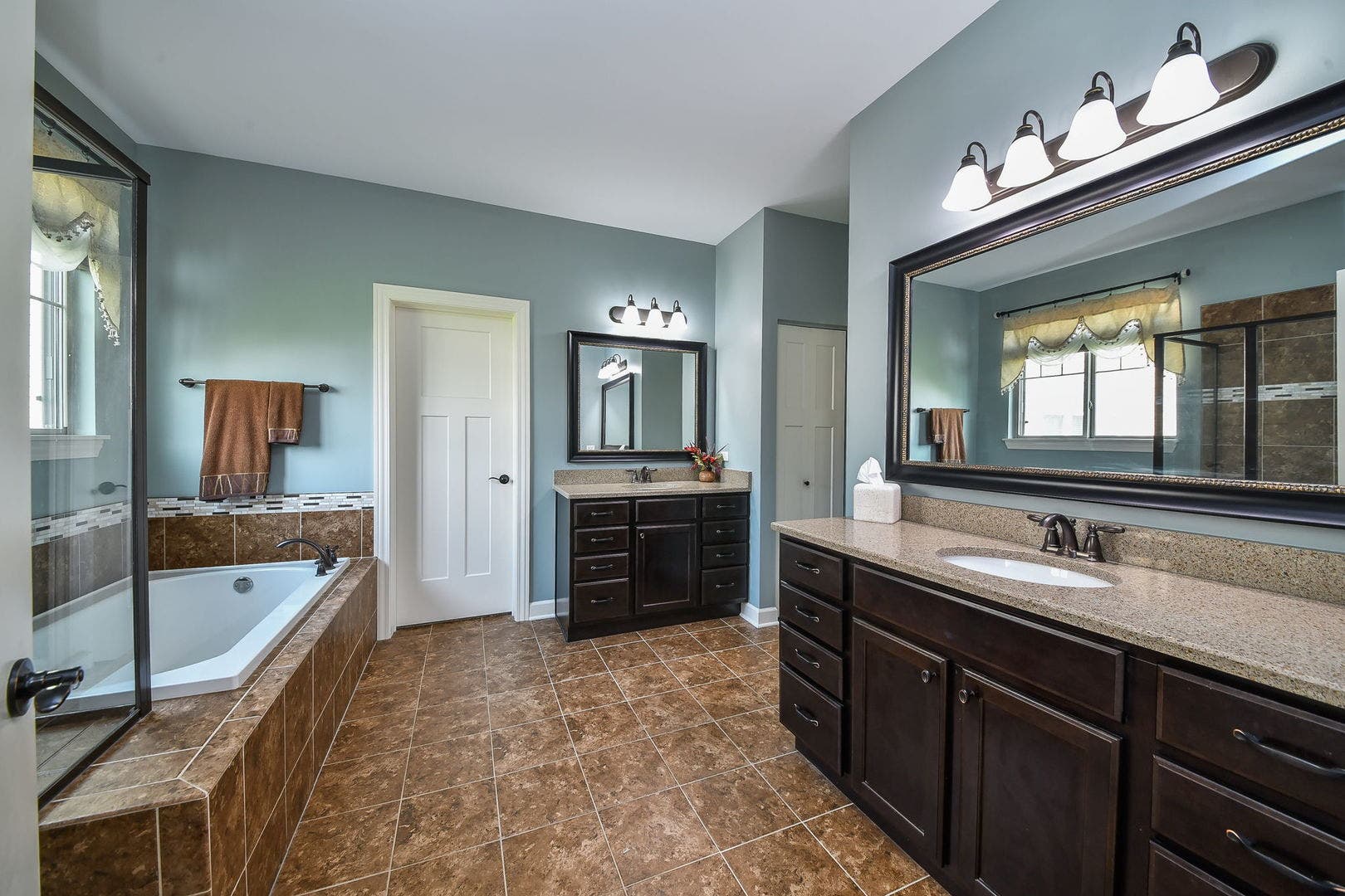 3529 Gallant Fox Drive, Elgin, IL 60124 3529 Gallant Fox Drive, Elgin, IL 60124