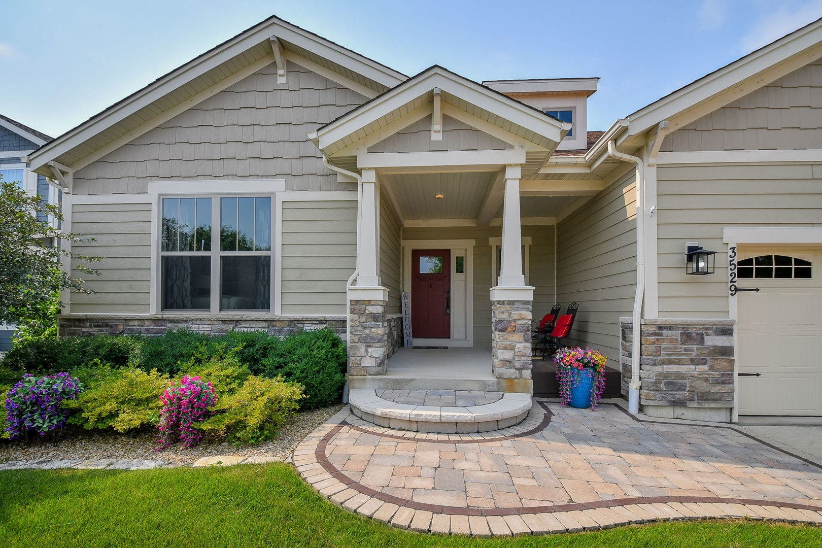3529 Gallant Fox Drive, Elgin, IL 60124 3529 Gallant Fox Drive, Elgin, IL 60124