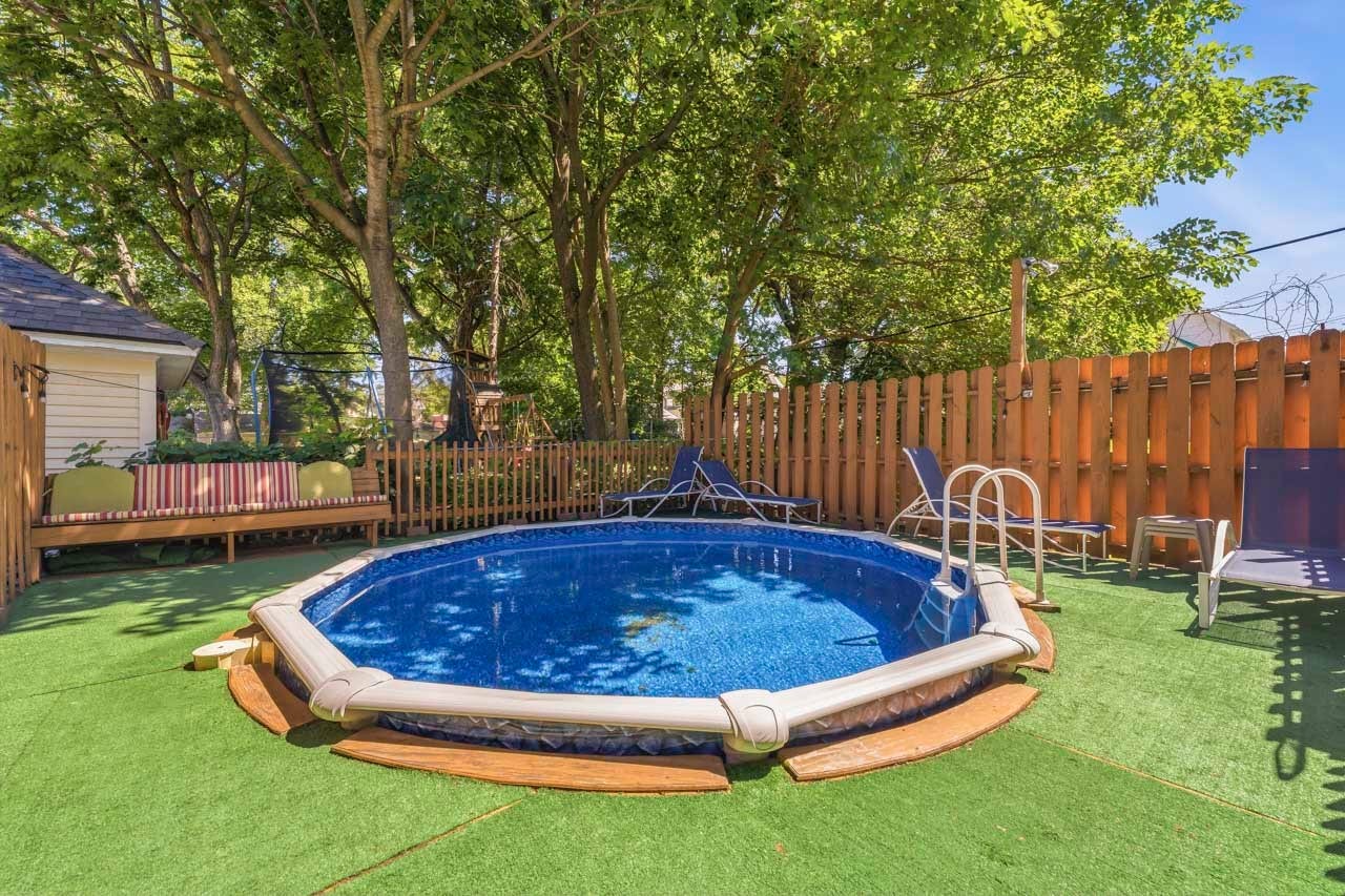 35 Woodland Avenue, Elgin, IL 60123 35 Woodland Avenue, Elgin, IL 60123
