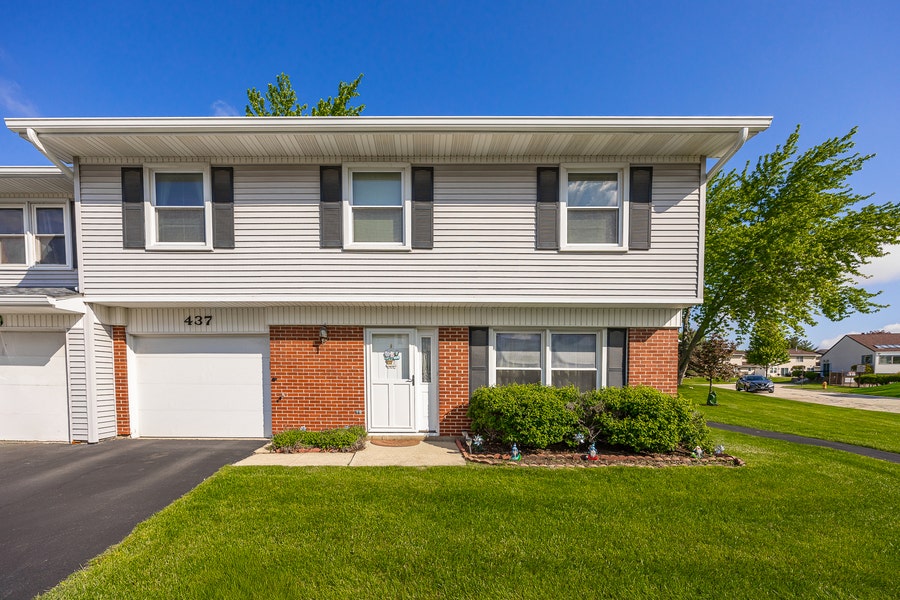 Property photo for 437 Wright Court, Bolingbrook, IL