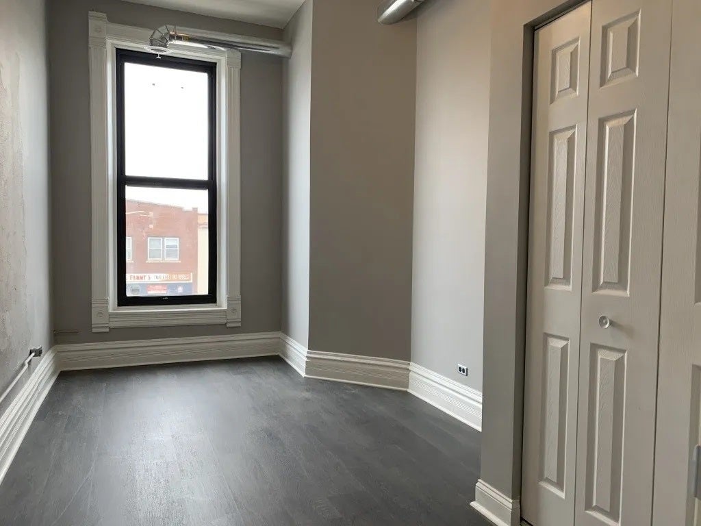 8 N State Street, #UPPER, Elgin, IL 60123