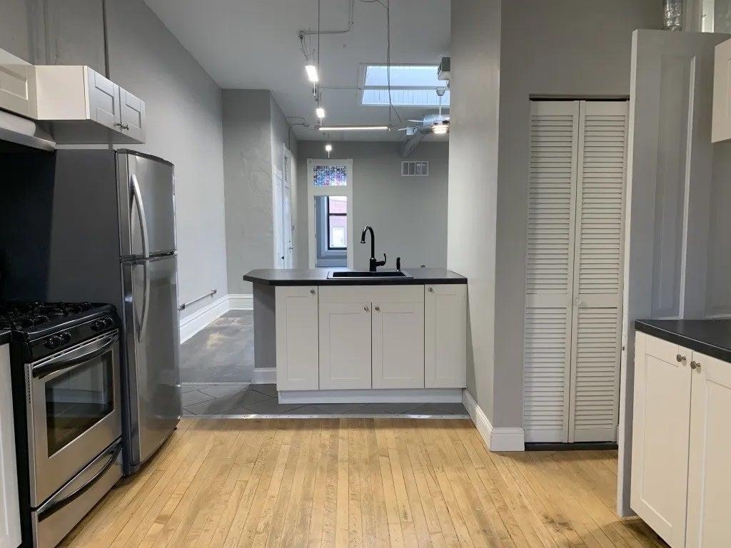 8 N State Street, #UPPER, Elgin, IL 60123