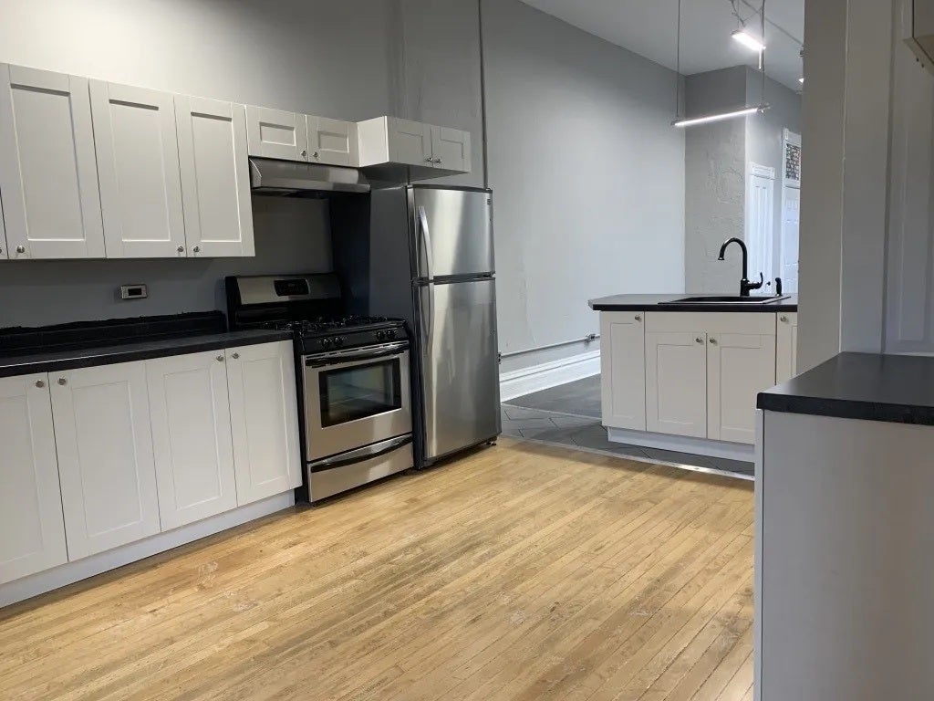 8 N State Street, #UPPER, Elgin, IL 60123
