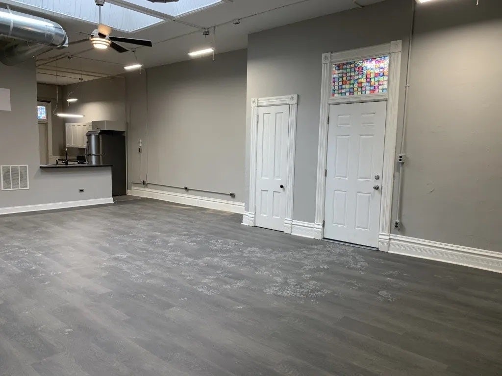 8 N State Street, #UPPER, Elgin, IL 60123