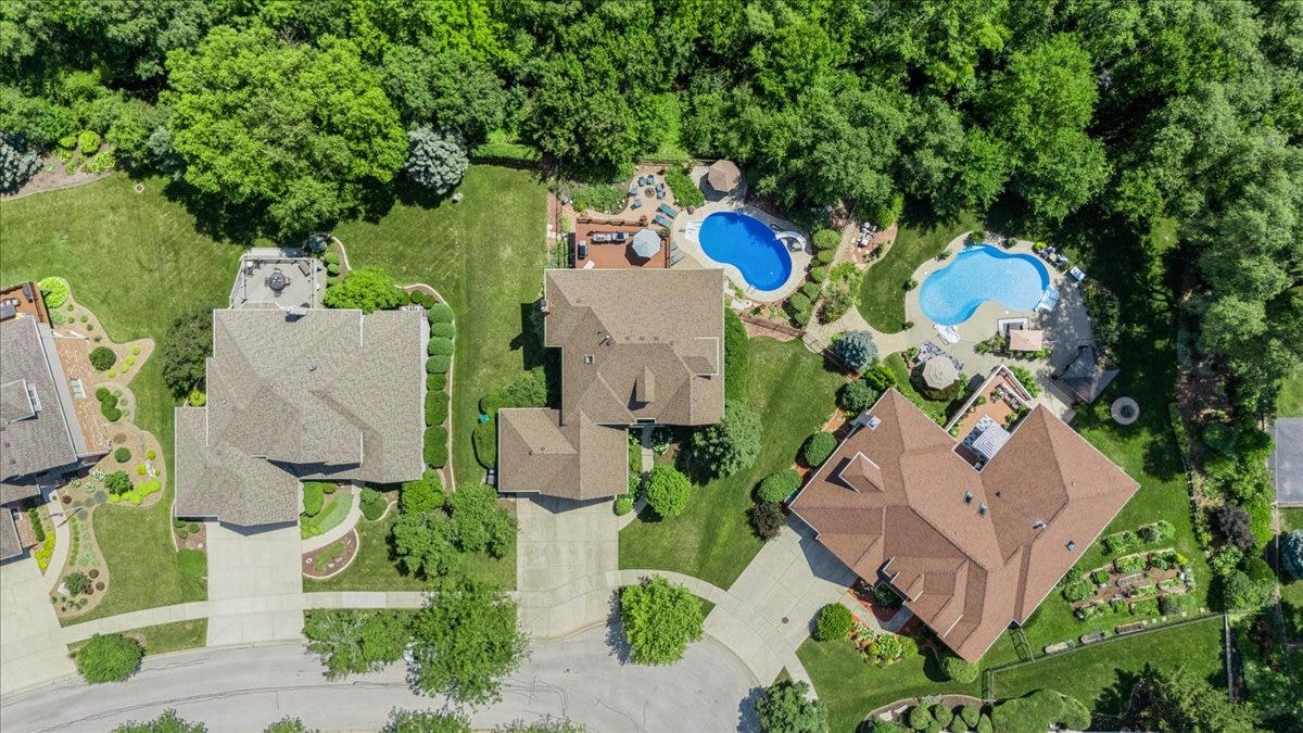 10949 Fawn Trail Drive, Orland Park, IL 60467 10949 Fawn Trail Drive, Orland Park, IL 60467