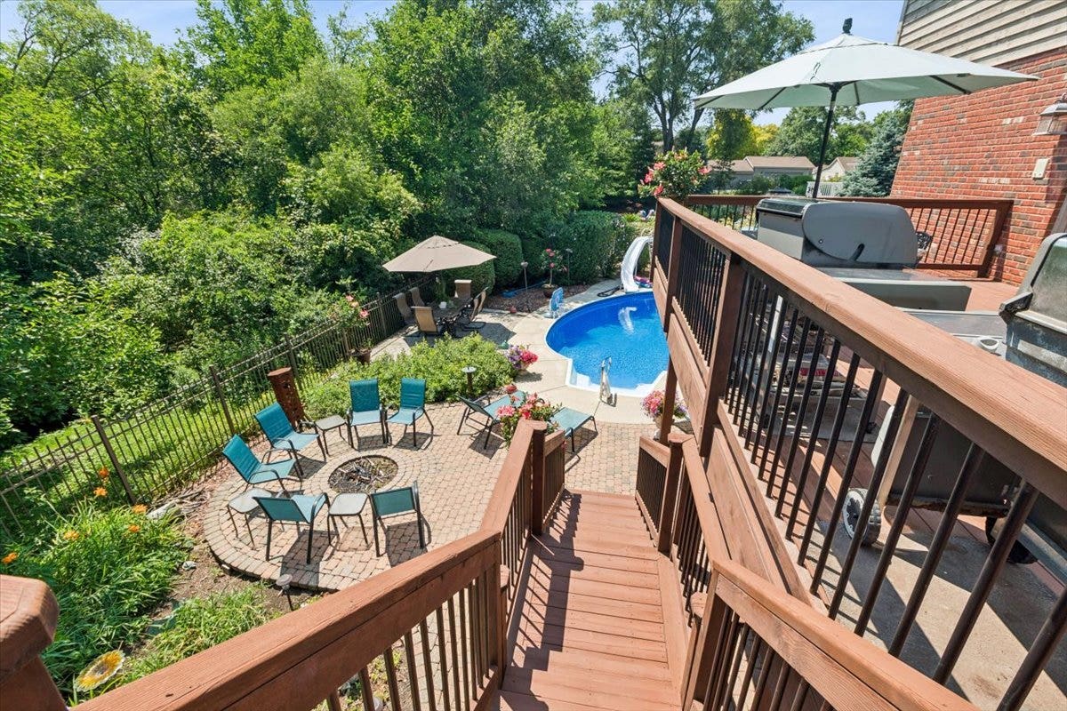 10949 Fawn Trail Drive, Orland Park, IL 60467 10949 Fawn Trail Drive, Orland Park, IL 60467