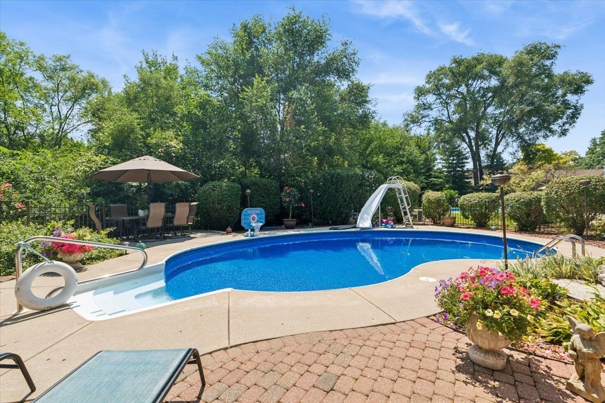 10949 Fawn Trail Drive, Orland Park, IL 60467 10949 Fawn Trail Drive, Orland Park, IL 60467