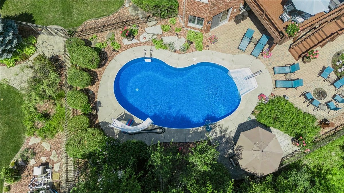 10949 Fawn Trail Drive, Orland Park, IL 60467 10949 Fawn Trail Drive, Orland Park, IL 60467