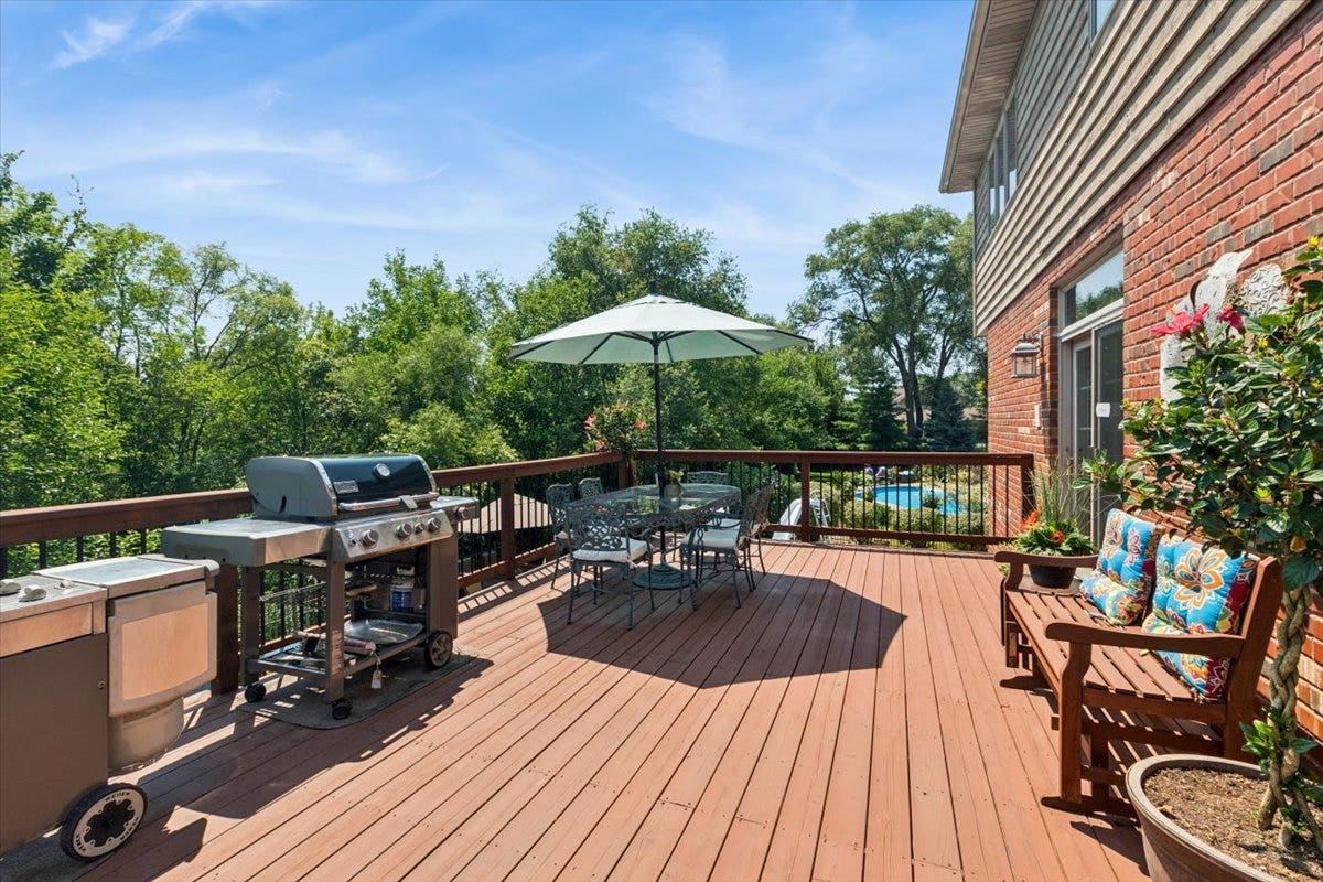 10949 Fawn Trail Drive, Orland Park, IL 60467 10949 Fawn Trail Drive, Orland Park, IL 60467